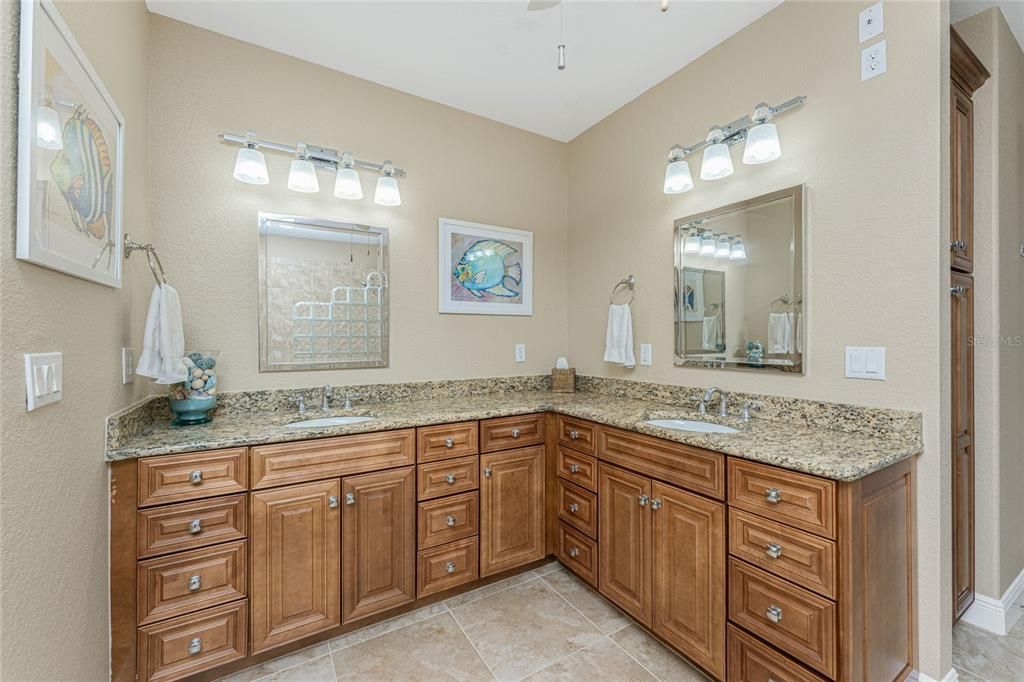 For Sale: $559,000 (3 beds, 2 baths, 2153 Square Feet)