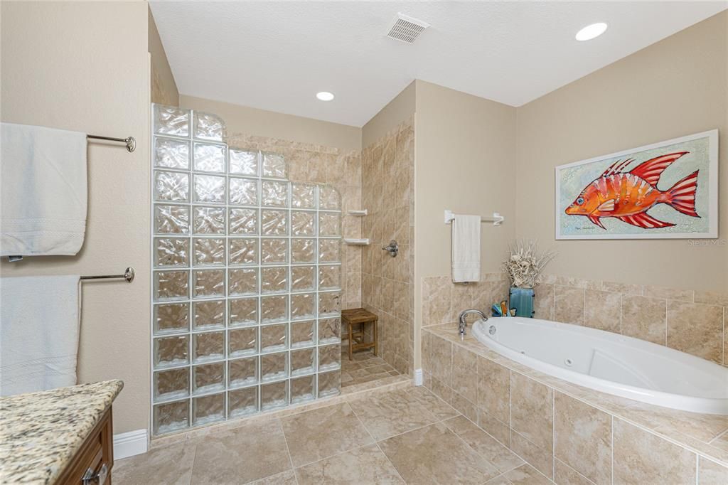 For Sale: $559,000 (3 beds, 2 baths, 2153 Square Feet)
