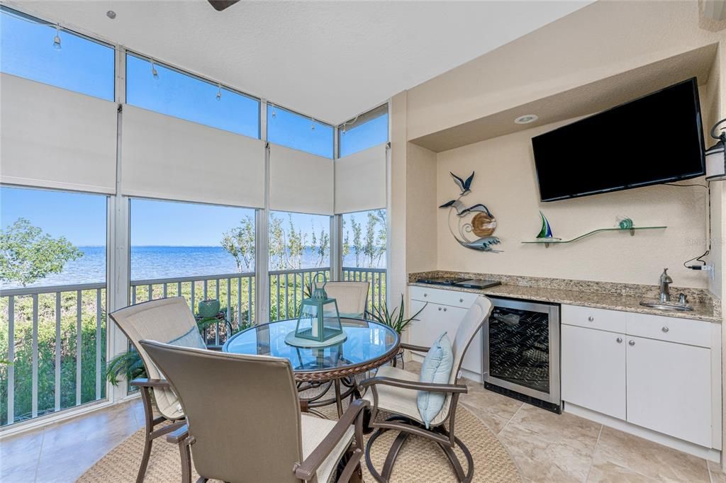 For Sale: $559,000 (3 beds, 2 baths, 2153 Square Feet)