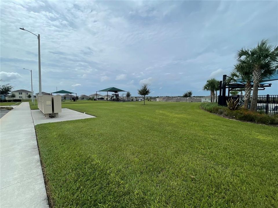 For Sale: $305,000 (3 beds, 2 baths, 1405 Square Feet)