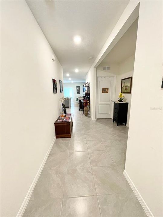 For Sale: $305,000 (3 beds, 2 baths, 1405 Square Feet)