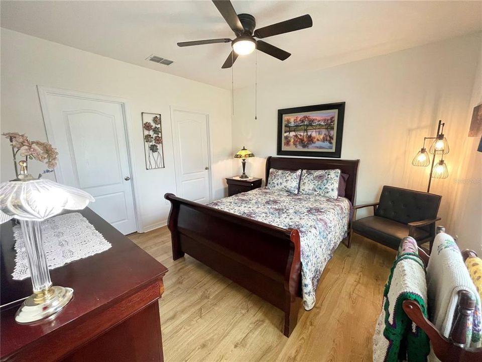 For Sale: $305,000 (3 beds, 2 baths, 1405 Square Feet)