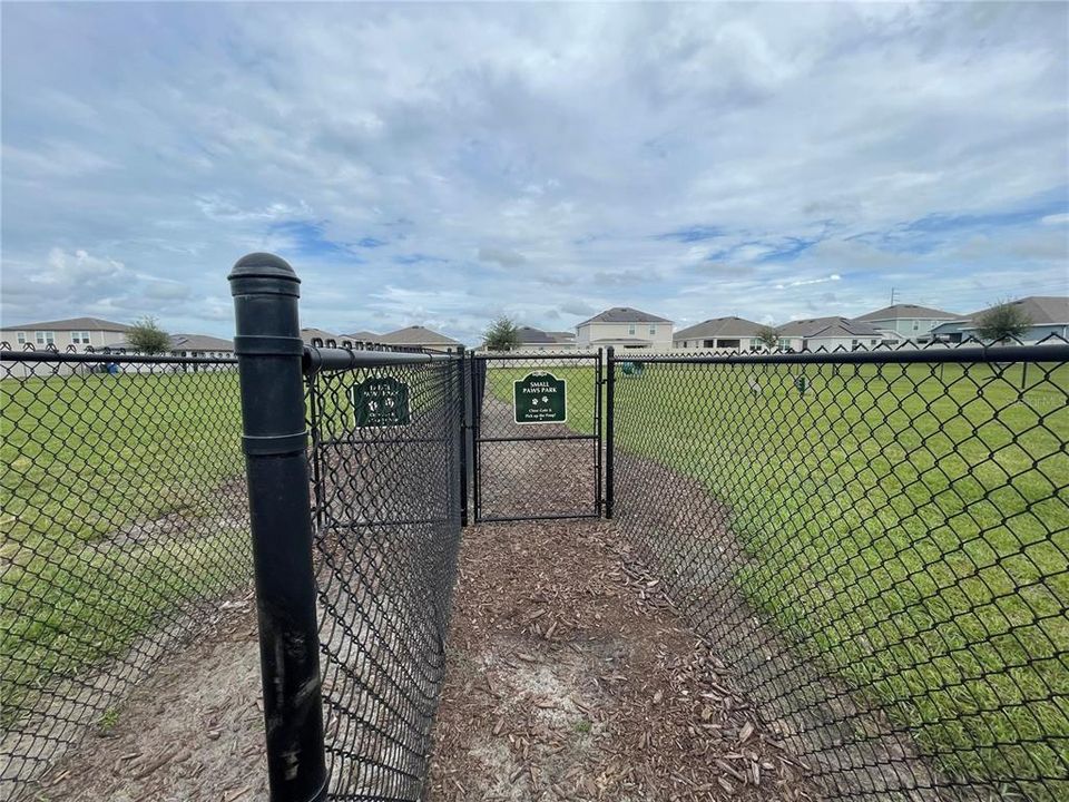 For Sale: $305,000 (3 beds, 2 baths, 1405 Square Feet)
