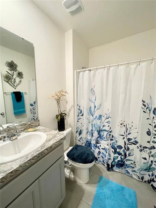For Sale: $305,000 (3 beds, 2 baths, 1405 Square Feet)