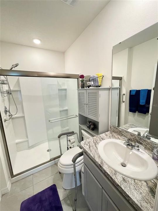 For Sale: $305,000 (3 beds, 2 baths, 1405 Square Feet)