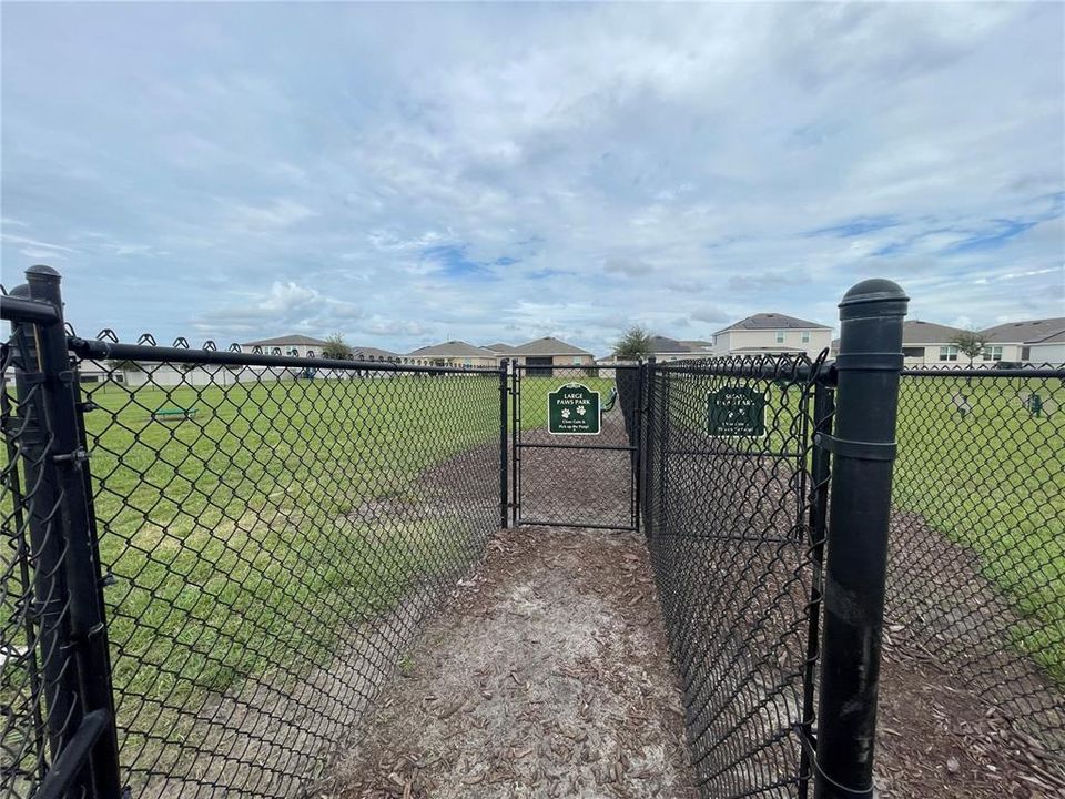 For Sale: $305,000 (3 beds, 2 baths, 1405 Square Feet)