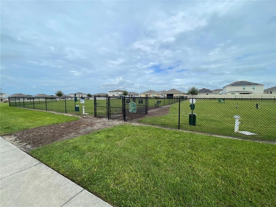 For Sale: $305,000 (3 beds, 2 baths, 1405 Square Feet)
