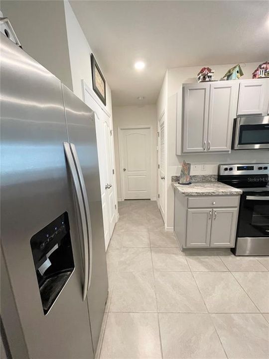 For Sale: $305,000 (3 beds, 2 baths, 1405 Square Feet)