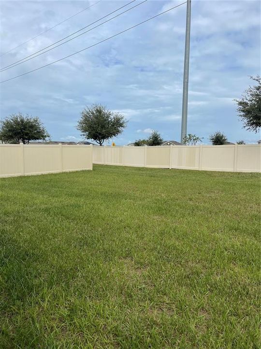 For Sale: $305,000 (3 beds, 2 baths, 1405 Square Feet)
