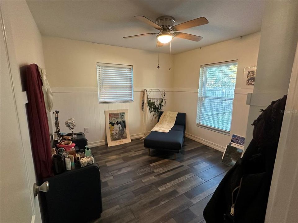 For Sale: $265,000 (2 beds, 1 baths, 1174 Square Feet)