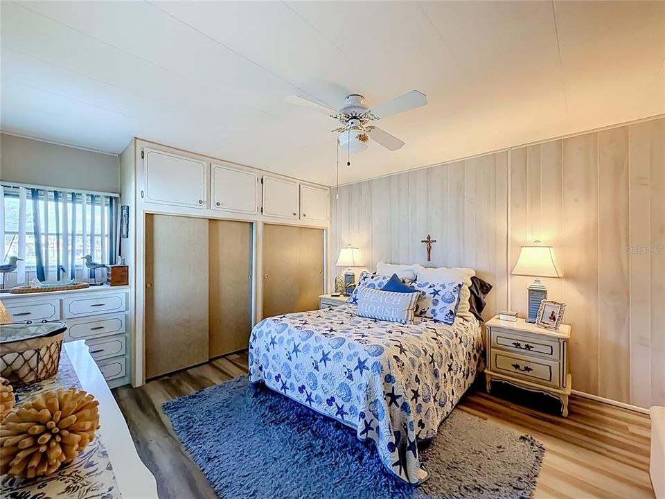 For Sale: $99,900 (2 beds, 2 baths, 888 Square Feet)