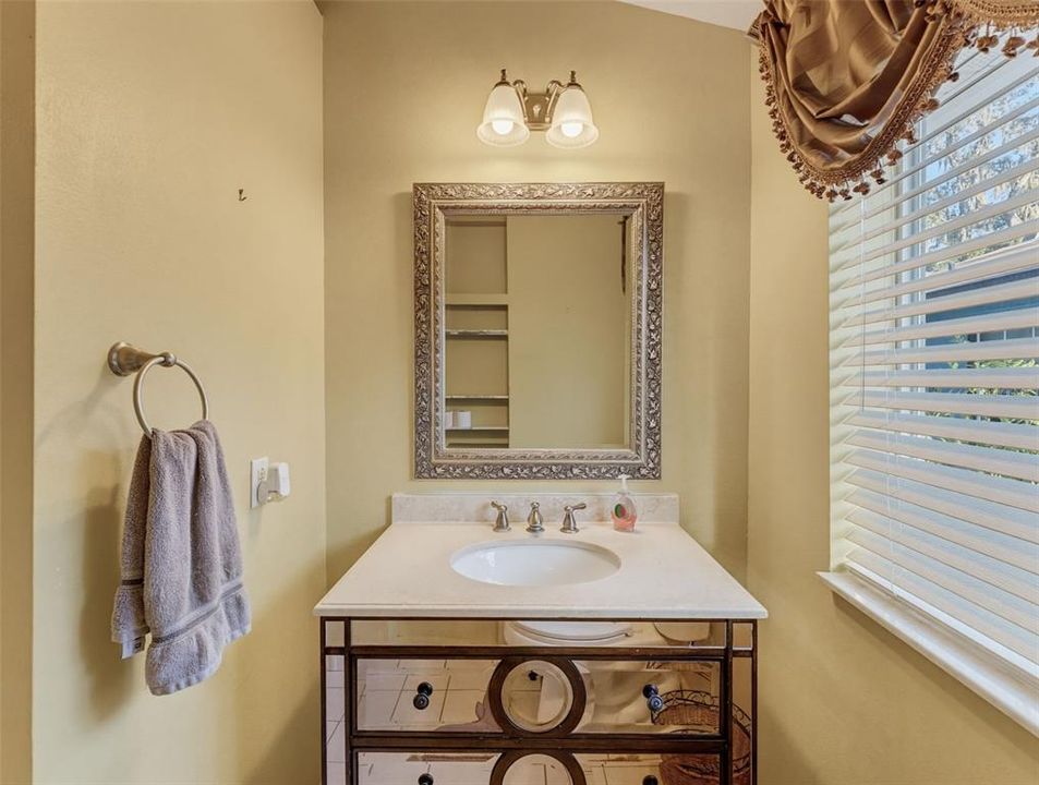 For Sale: $320,000 (2 beds, 2 baths, 1748 Square Feet)