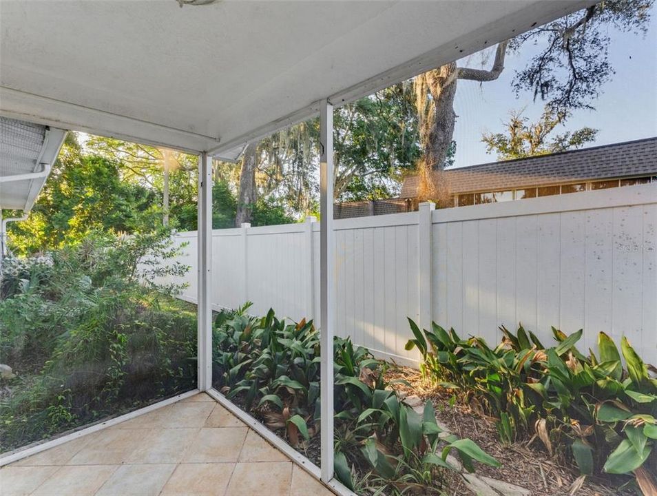 For Sale: $320,000 (2 beds, 2 baths, 1748 Square Feet)