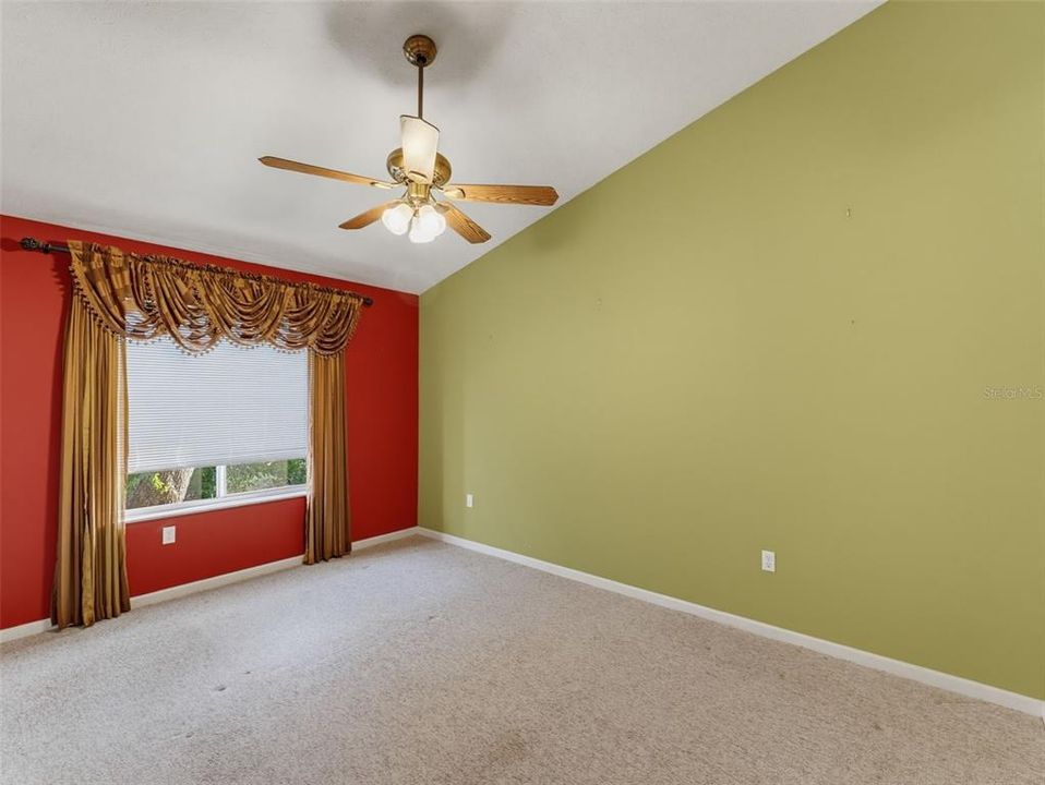 For Sale: $320,000 (2 beds, 2 baths, 1748 Square Feet)