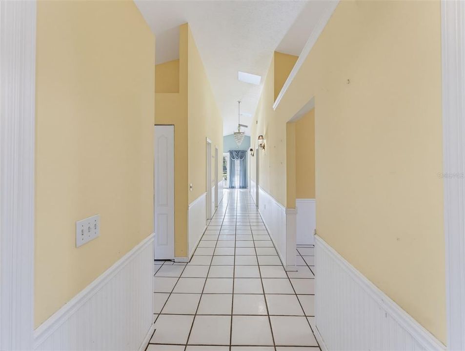 For Sale: $320,000 (2 beds, 2 baths, 1748 Square Feet)