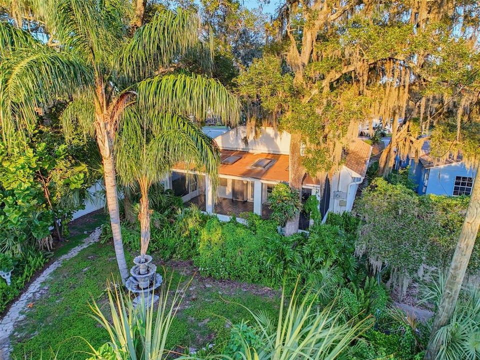 For Sale: $320,000 (2 beds, 2 baths, 1748 Square Feet)