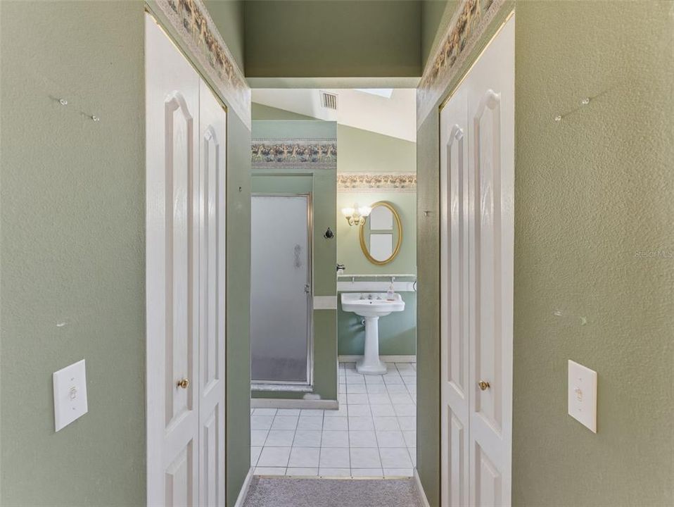 For Sale: $320,000 (2 beds, 2 baths, 1748 Square Feet)