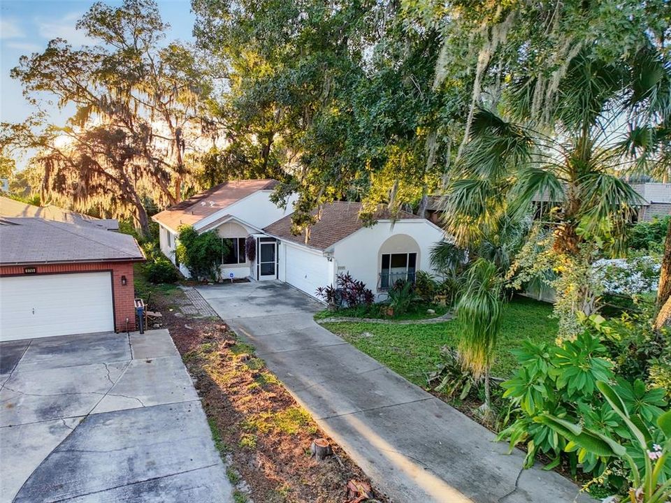 For Sale: $320,000 (2 beds, 2 baths, 1748 Square Feet)