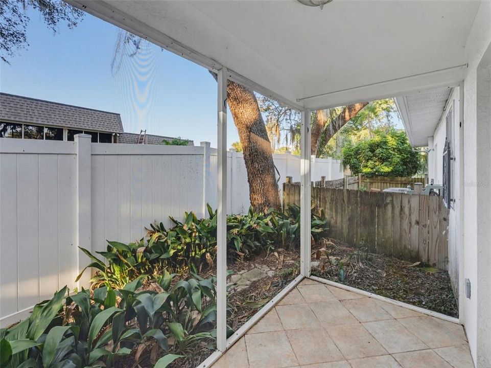 For Sale: $320,000 (2 beds, 2 baths, 1748 Square Feet)