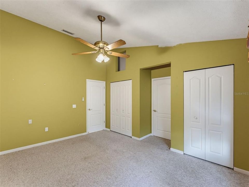 For Sale: $320,000 (2 beds, 2 baths, 1748 Square Feet)