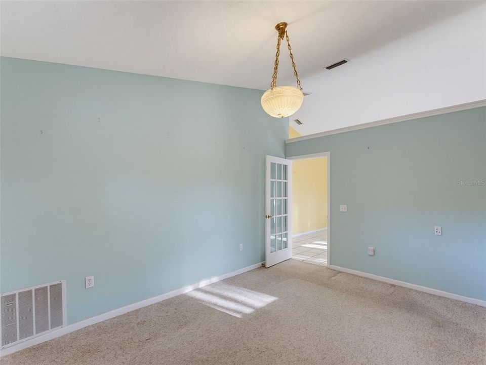 For Sale: $320,000 (2 beds, 2 baths, 1748 Square Feet)