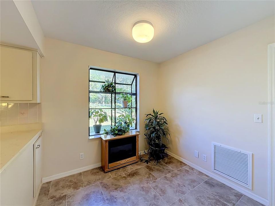 For Sale: $219,900 (3 beds, 2 baths, 1224 Square Feet)