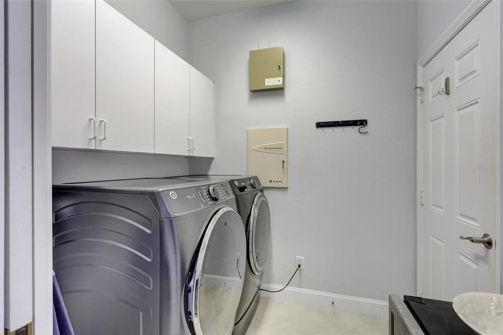 For Sale: $539,000 (3 beds, 2 baths, 1831 Square Feet)