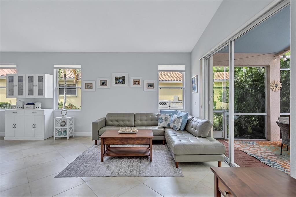 For Sale: $539,000 (3 beds, 2 baths, 1831 Square Feet)