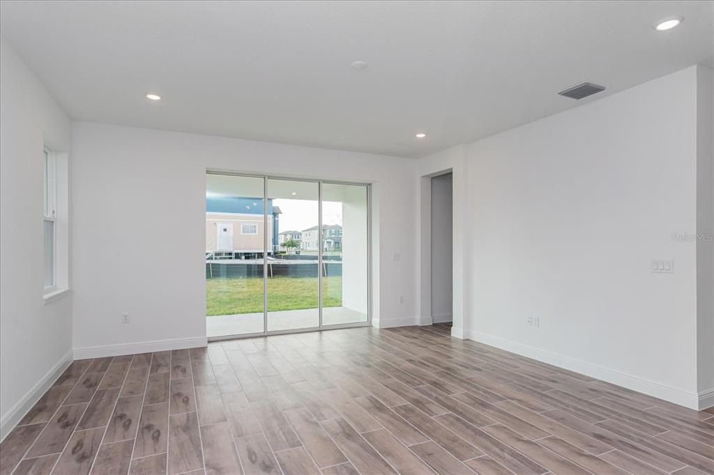 На продажу: $684,990 (4 спален, 3 ванн, 2235 Квадратных фут)