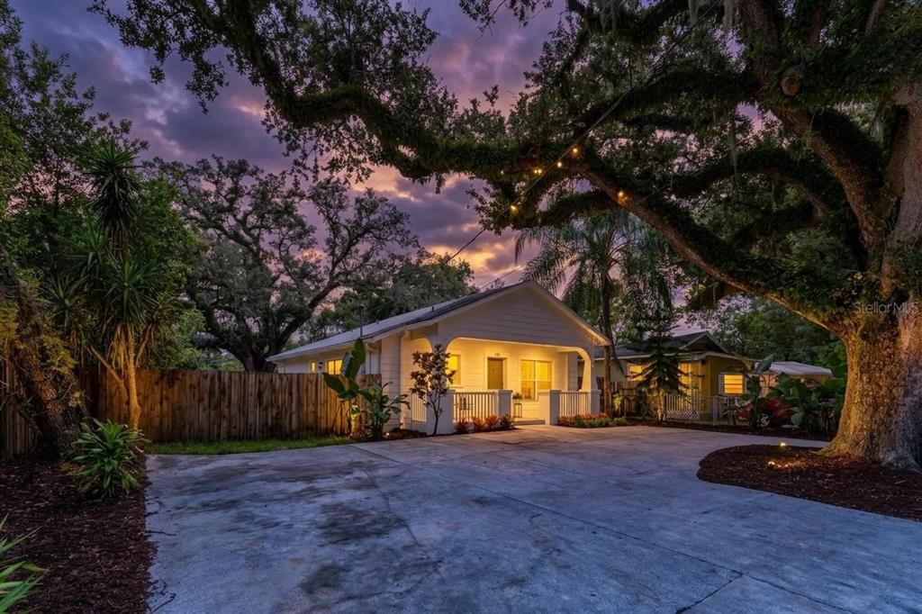 For Sale: $379,900 (3 beds, 2 baths, 1200 Square Feet)