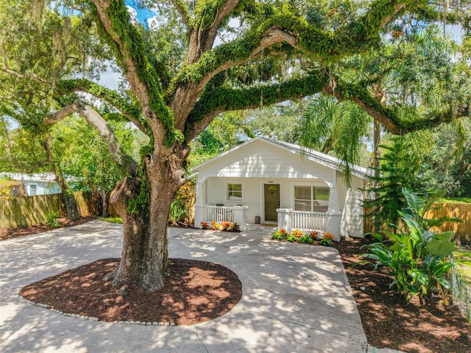 For Sale: $379,900 (3 beds, 2 baths, 1200 Square Feet)