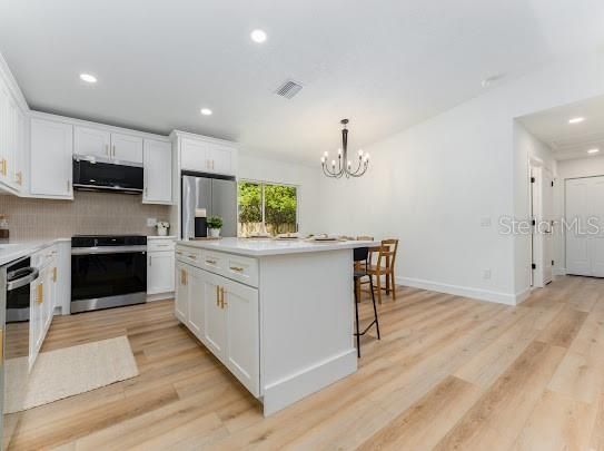 For Sale: $379,900 (3 beds, 2 baths, 1200 Square Feet)