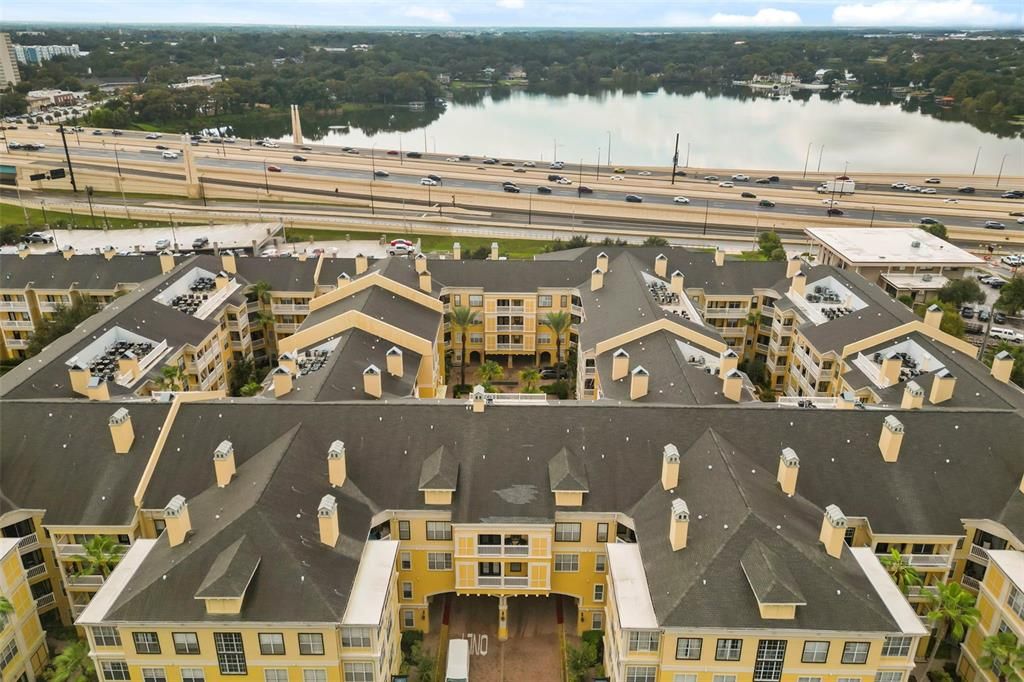 На продажу: $245,000 (2 спален, 2 ванн, 1070 Квадратных фут)
