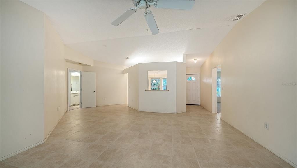 For Sale: $349,500 (3 beds, 2 baths, 1374 Square Feet)
