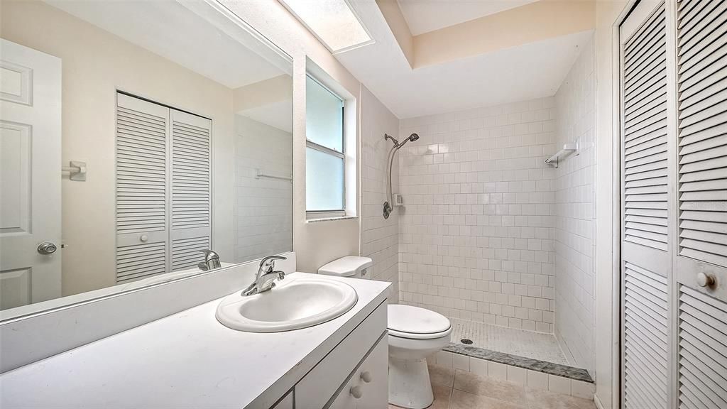 For Sale: $349,500 (3 beds, 2 baths, 1374 Square Feet)