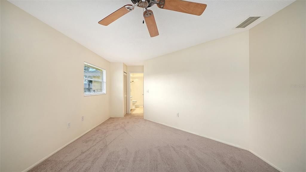 For Sale: $349,500 (3 beds, 2 baths, 1374 Square Feet)
