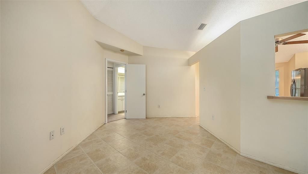 For Sale: $349,500 (3 beds, 2 baths, 1374 Square Feet)