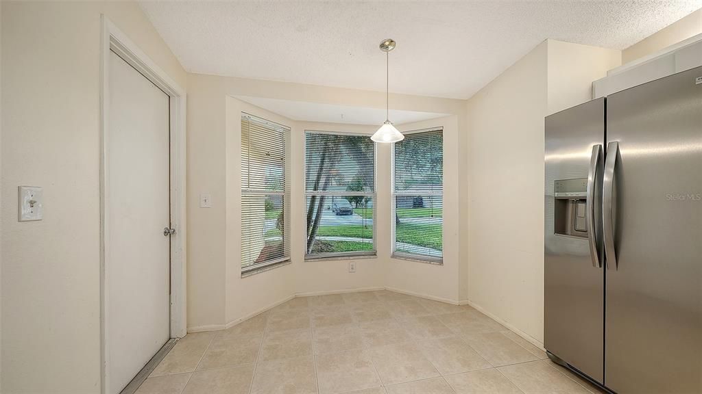 For Sale: $349,500 (3 beds, 2 baths, 1374 Square Feet)