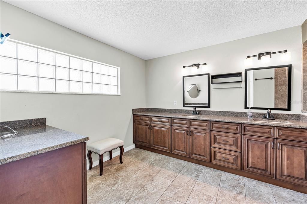 For Sale: $575,000 (3 beds, 2 baths, 2606 Square Feet)