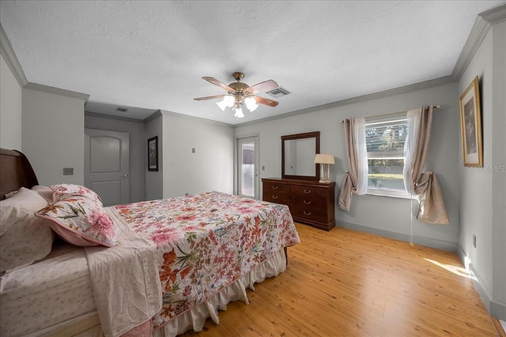 En Venta: $749,000 (5 camas, 3 baños, 3060 Pies cuadrados)