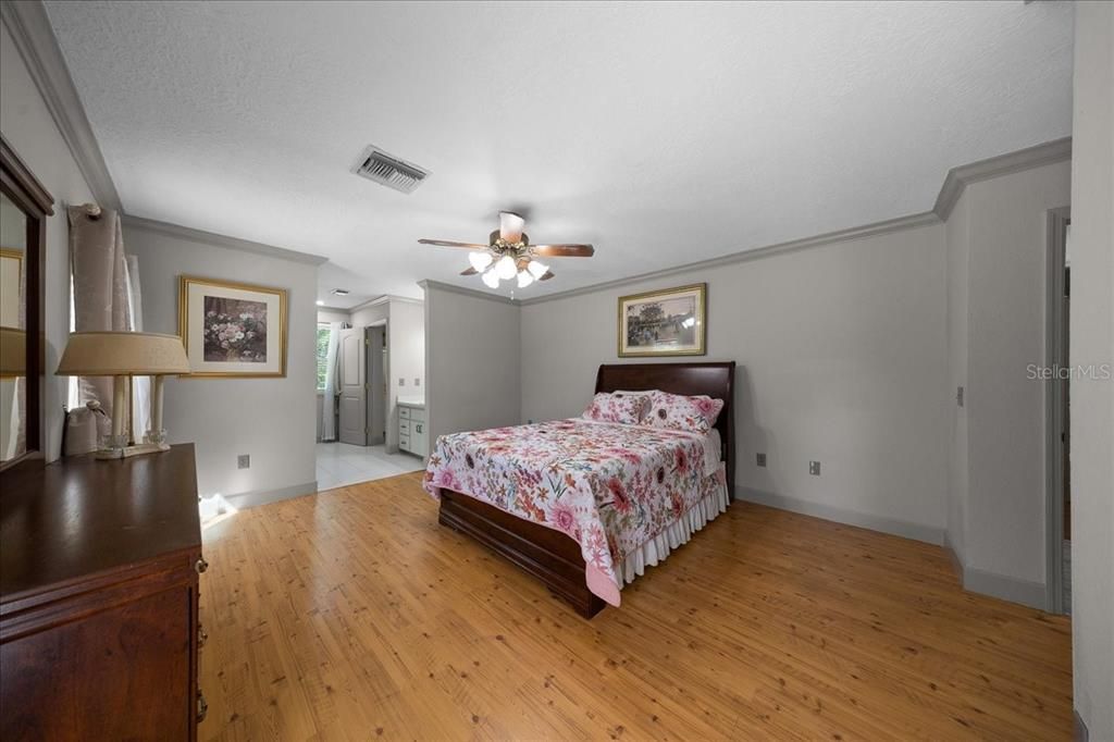 En Venta: $749,000 (5 camas, 3 baños, 3060 Pies cuadrados)