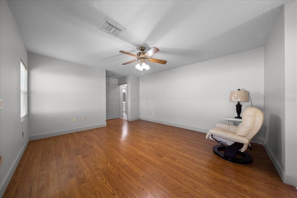 En Venta: $749,000 (5 camas, 3 baños, 3060 Pies cuadrados)