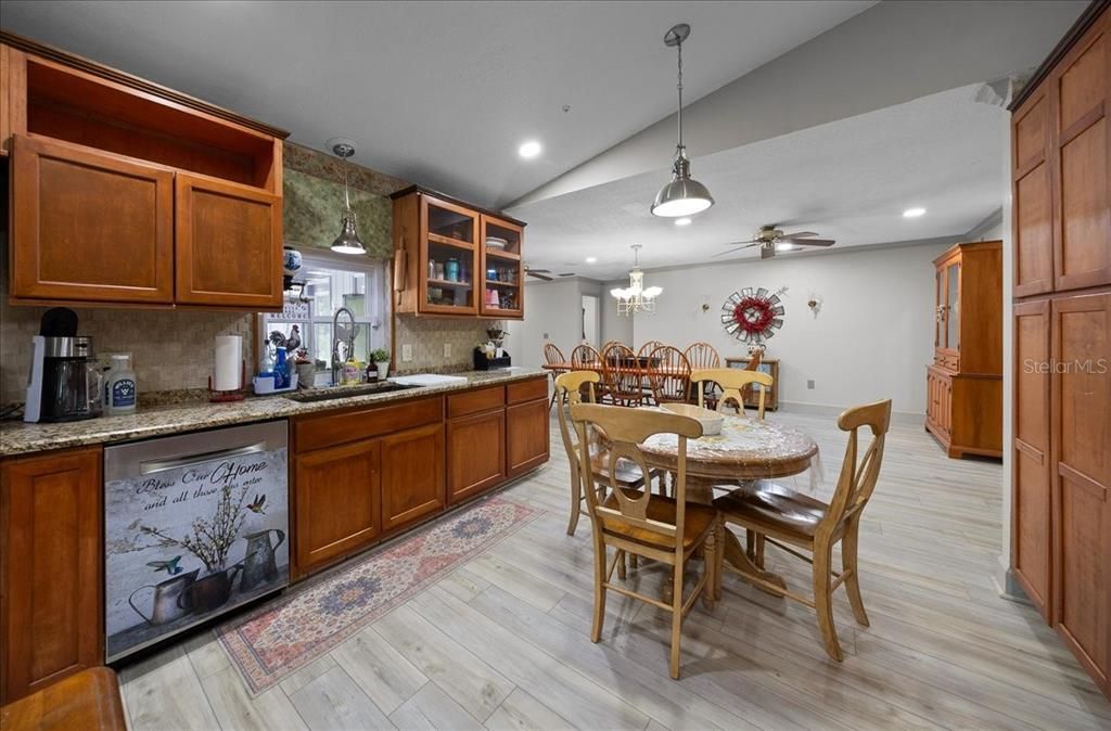 En Venta: $749,000 (5 camas, 3 baños, 3060 Pies cuadrados)