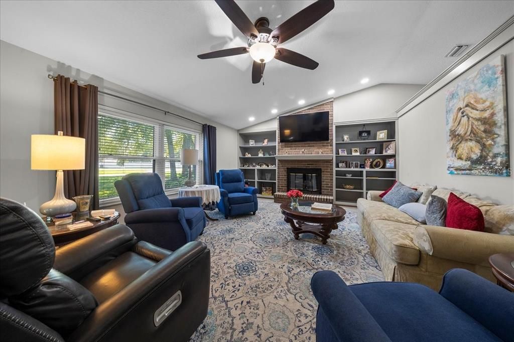 En Venta: $749,000 (5 camas, 3 baños, 3060 Pies cuadrados)