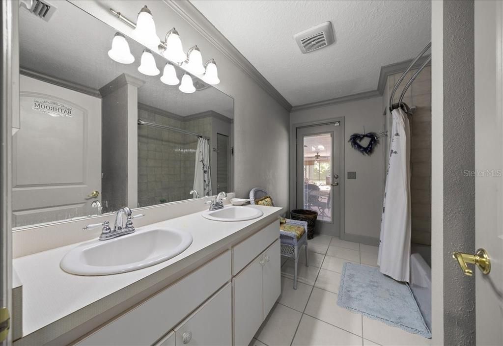 En Venta: $749,000 (5 camas, 3 baños, 3060 Pies cuadrados)