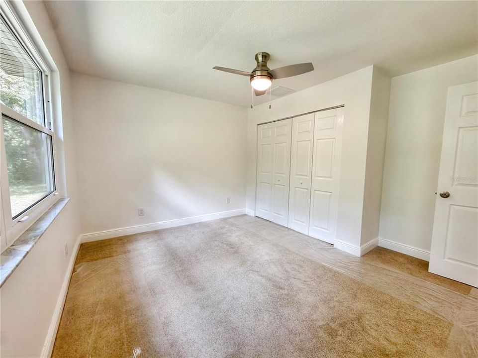 Activo con contrato: $289,000 (4 camas, 2 baños, 1712 Pies cuadrados)