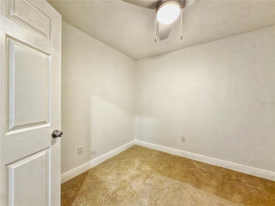 Activo con contrato: $289,000 (4 camas, 2 baños, 1712 Pies cuadrados)