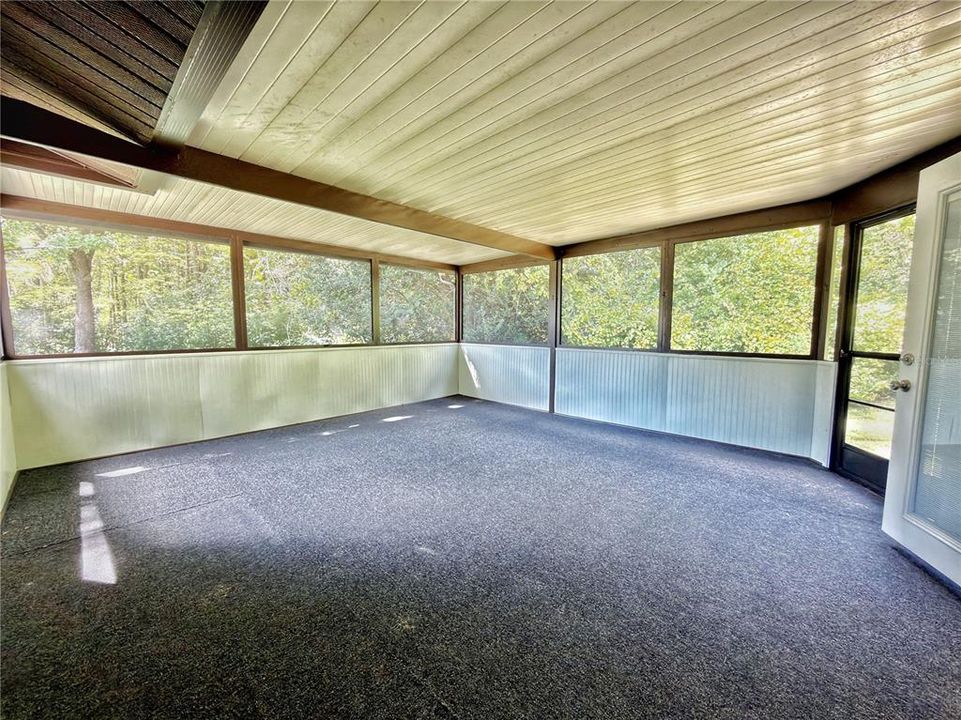 Activo con contrato: $289,000 (4 camas, 2 baños, 1712 Pies cuadrados)