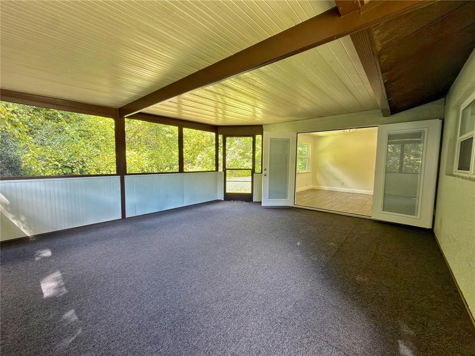 Activo con contrato: $289,000 (4 camas, 2 baños, 1712 Pies cuadrados)