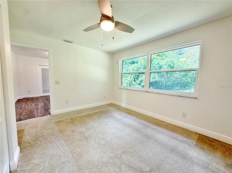 Activo con contrato: $289,000 (4 camas, 2 baños, 1712 Pies cuadrados)